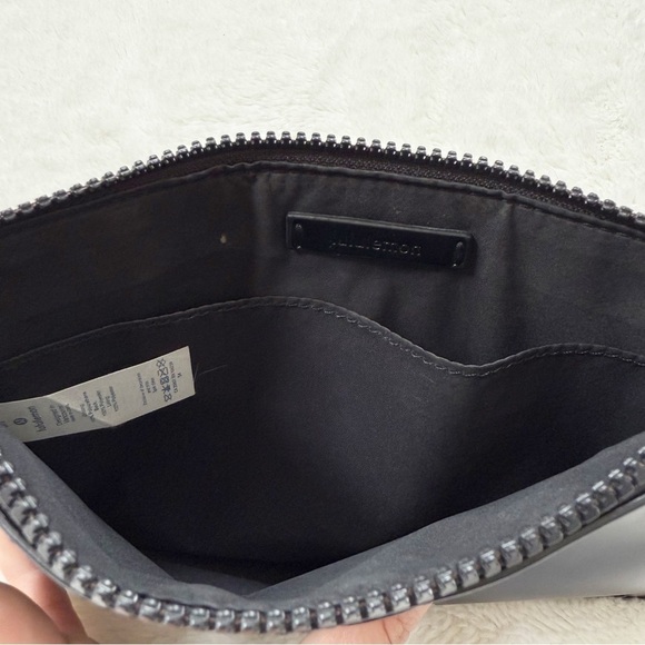 Lululemon Goody Bag Black - Picture 5 of 5